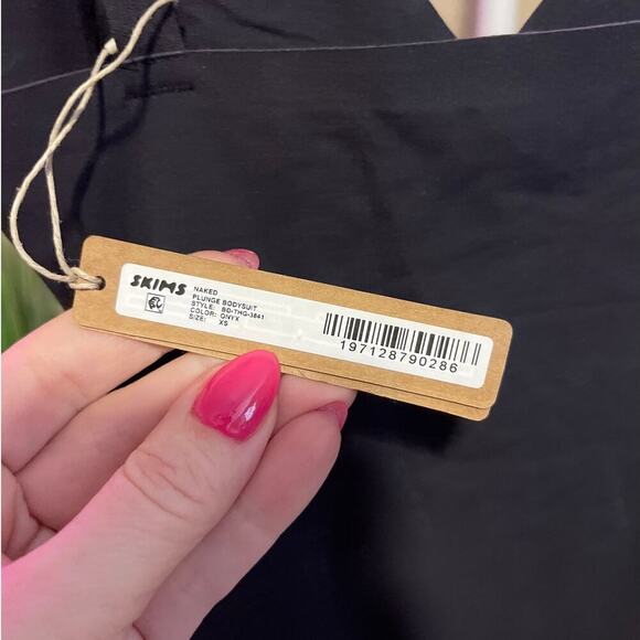 SKIMS Black Shapewear Bodysuit - Picture 3 of 3